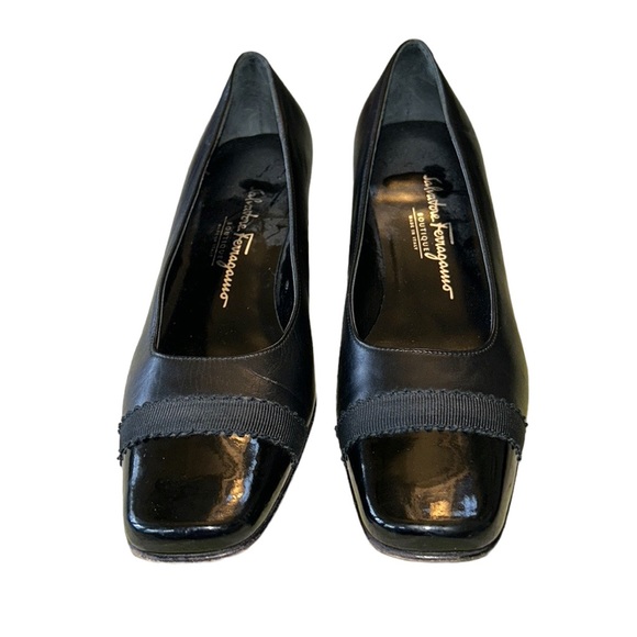 Salvatore Ferragamo Vintage Black & Patent Ribbon Cap Toe Kitten Heels - 6.5 - Picture 6 of 16